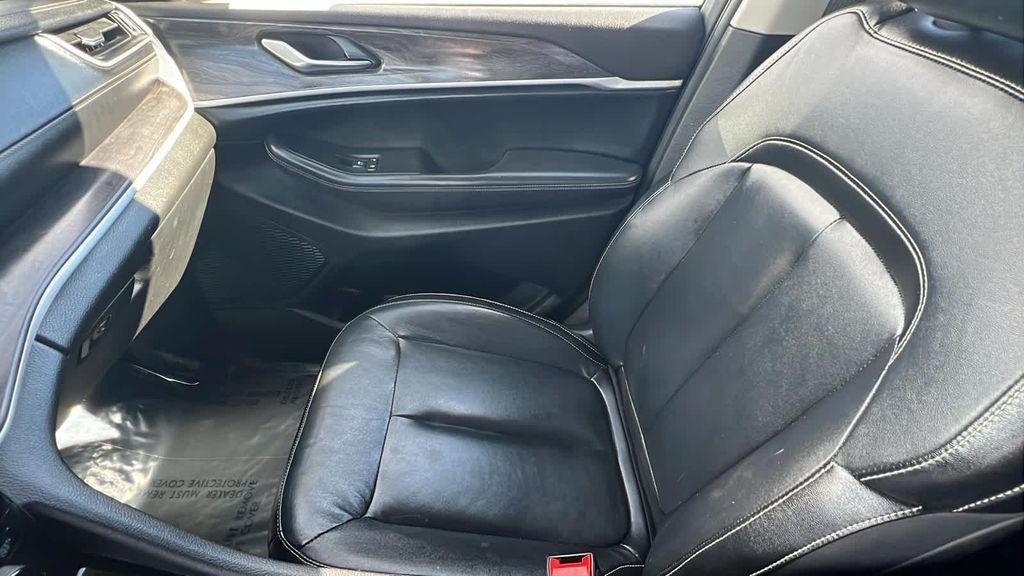 used 2023 Jeep Grand Cherokee car, priced at $28,580