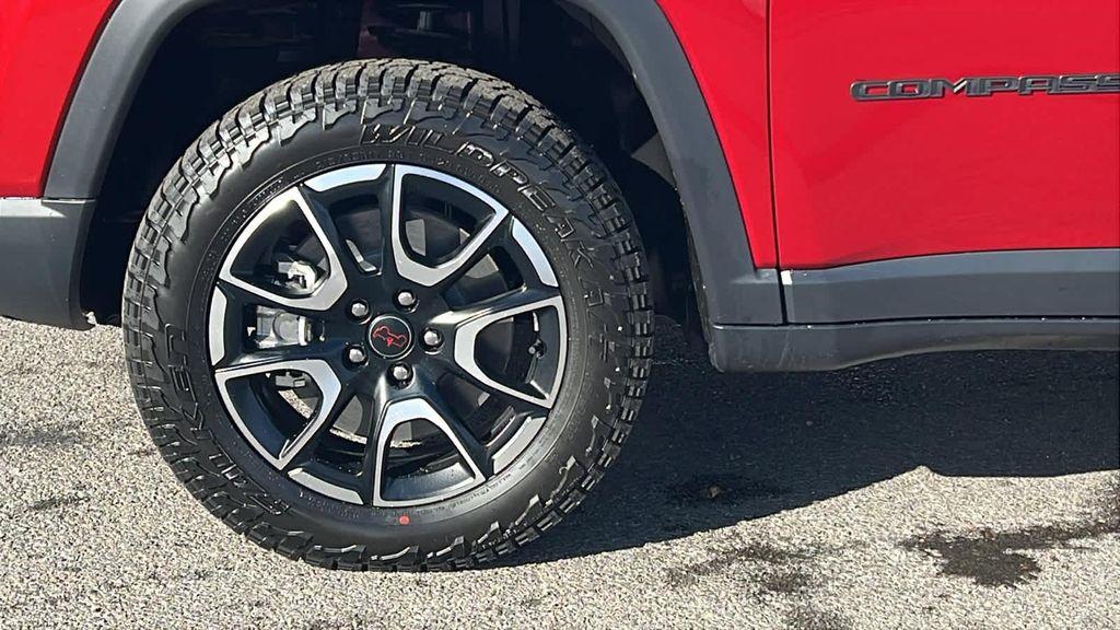 new 2026 Jeep Compass car, priced at $31,299