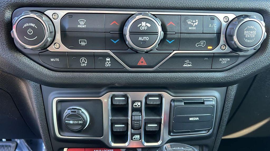 new 2026 Jeep Gladiator car, priced at $43,700