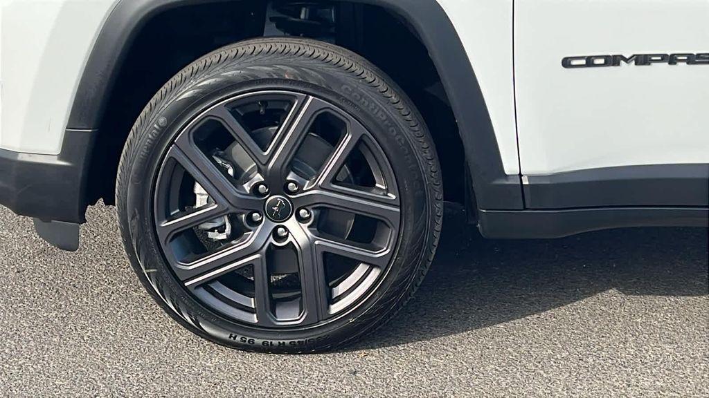 new 2026 Jeep Compass car, priced at $33,900