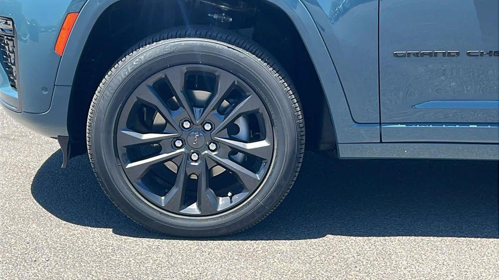 new 2026 Jeep Grand Cherokee car, priced at $49,079