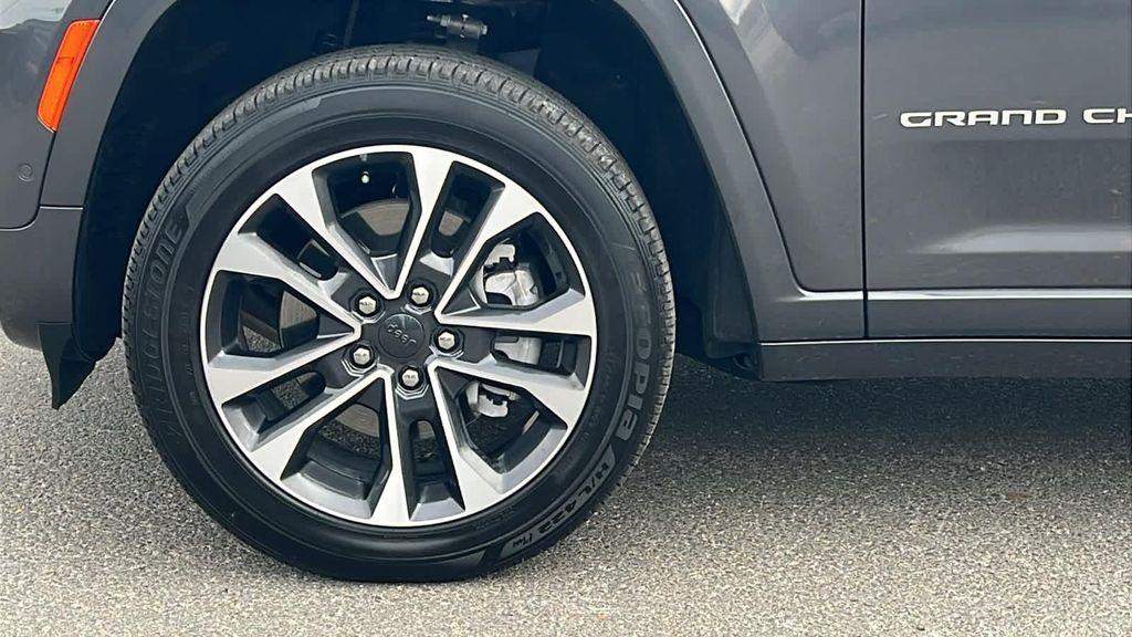 used 2025 Jeep Grand Cherokee L car, priced at $55,780