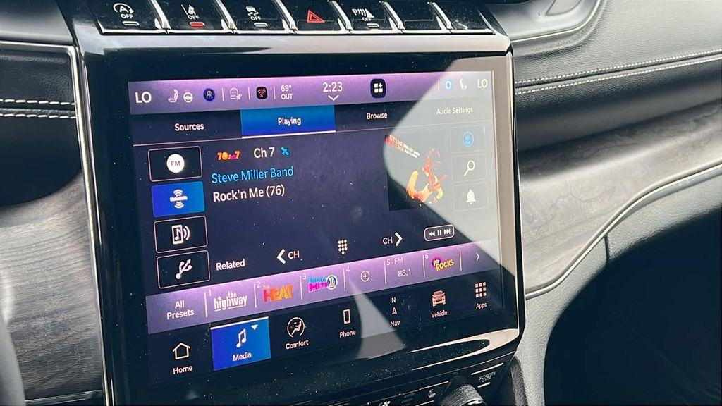 used 2025 Jeep Grand Cherokee L car, priced at $55,780