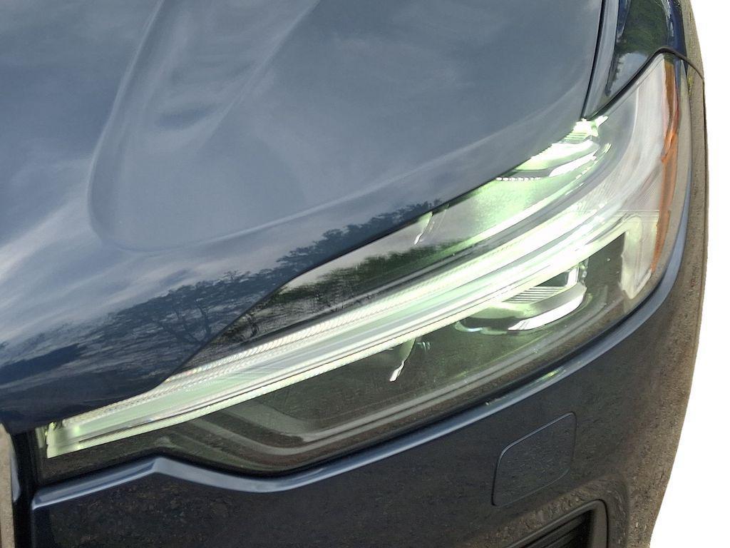 used 2022 Volvo XC60 car, priced at $31,675