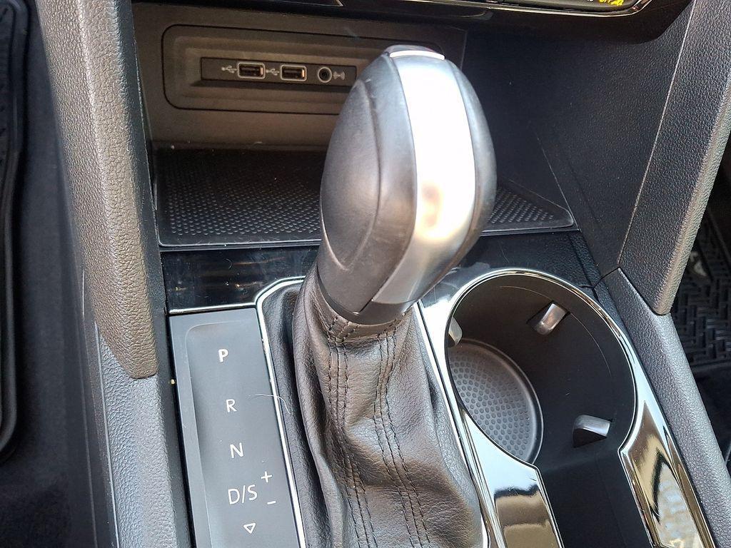 used 2021 Volkswagen Atlas car, priced at $21,500