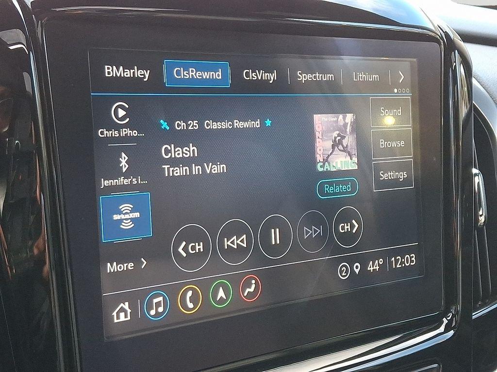 used 2022 Chevrolet Traverse car, priced at $27,500