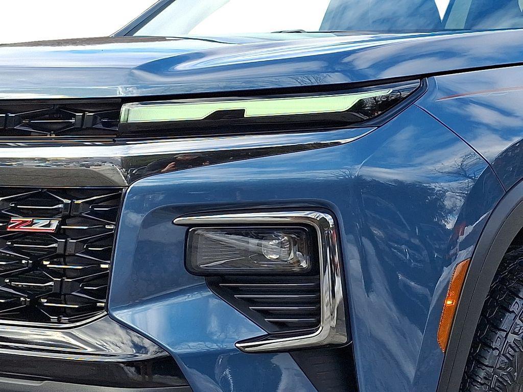 used 2025 Chevrolet Traverse car, priced at $42,700