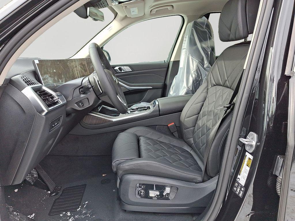 new 2026 BMW X7 car, priced at $91,405