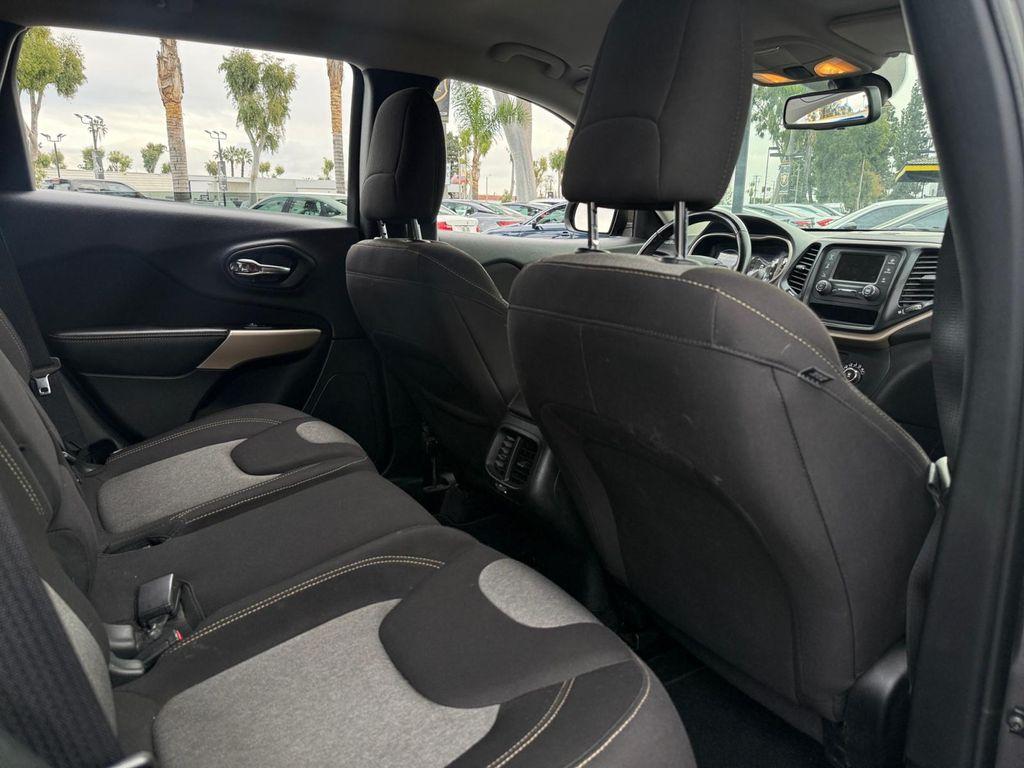 used 2018 Jeep Cherokee car, priced at $10,899