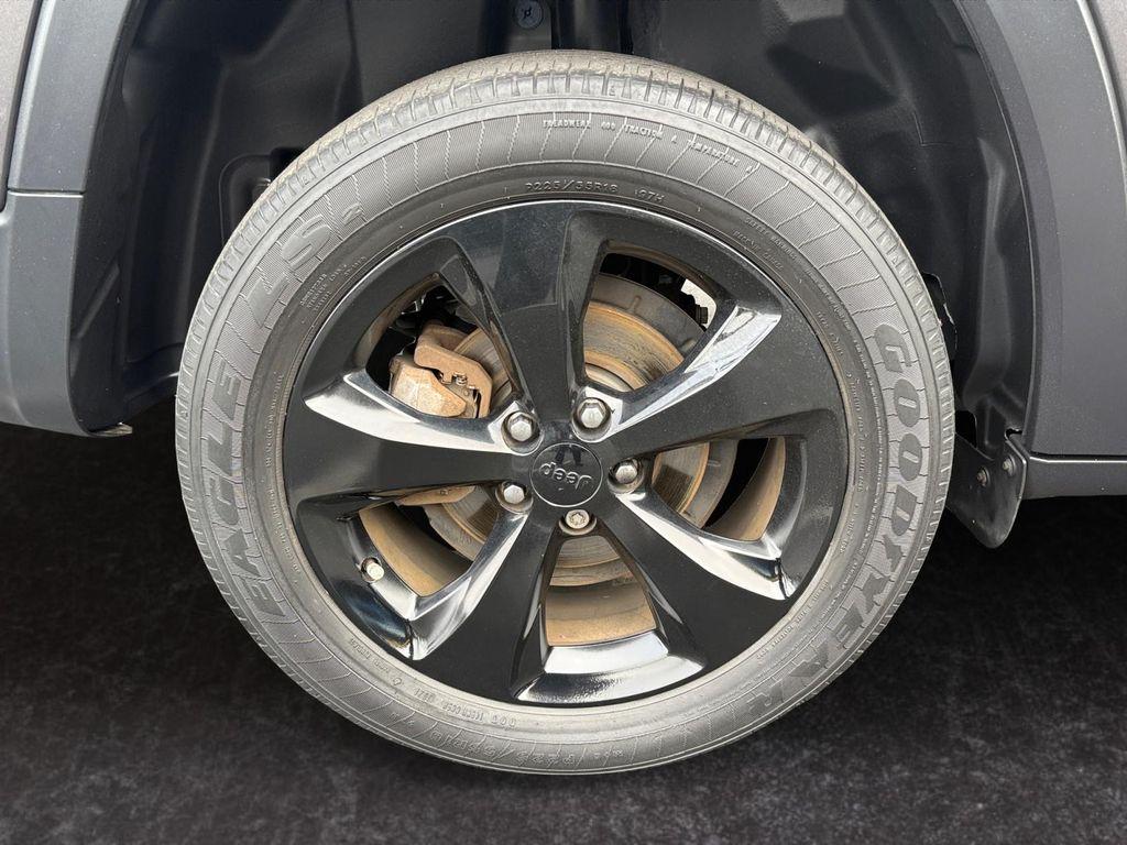 used 2018 Jeep Cherokee car, priced at $10,899