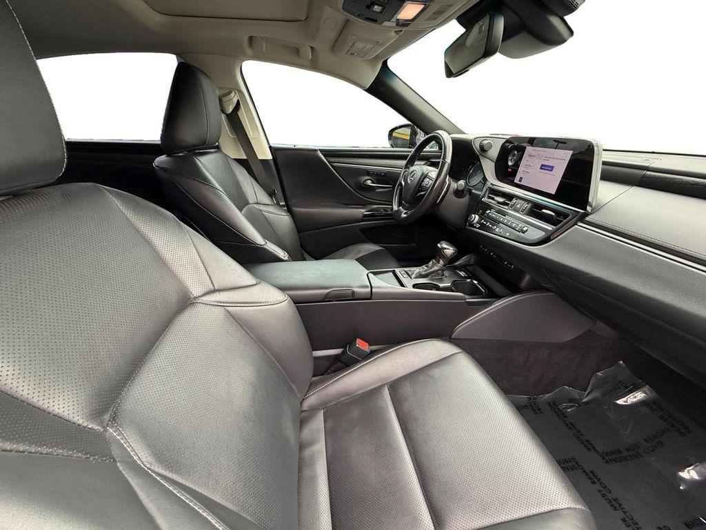 used 2024 Lexus ES 300h car, priced at $37,599