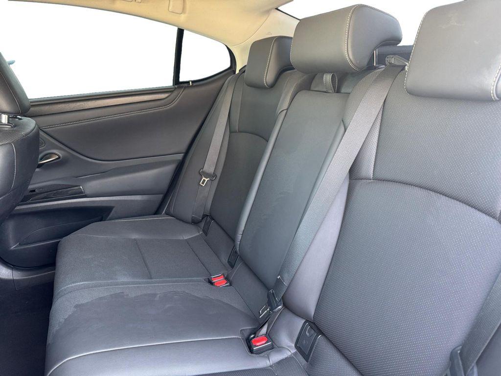 used 2024 Lexus ES 300h car, priced at $32,799