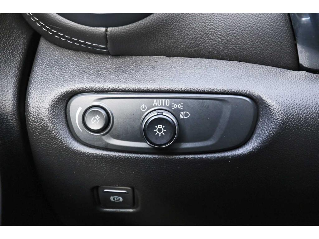 used 2025 Chevrolet Blazer car, priced at $26,998