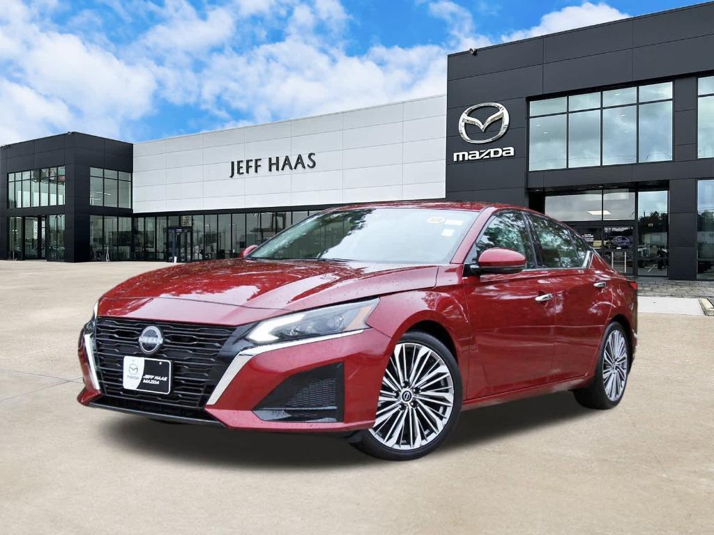 used 2025 Nissan Altima car, priced at $25,555