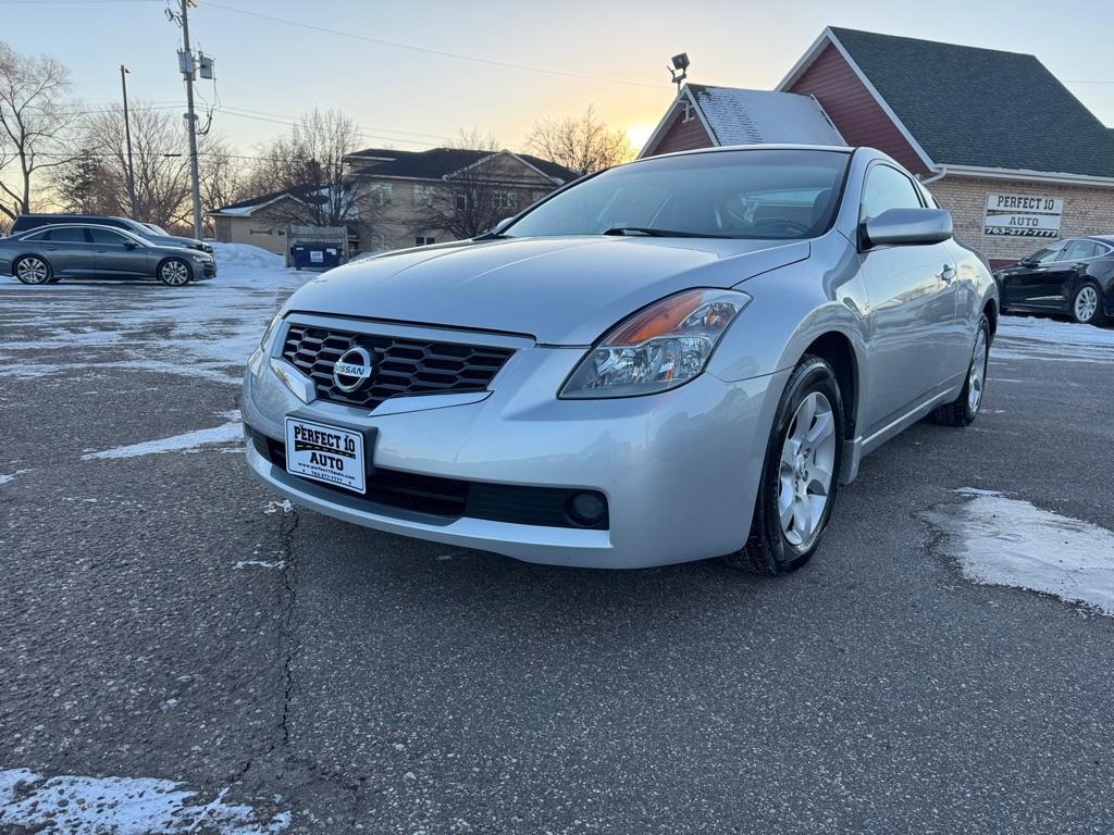 used 2009 Nissan Altima car, priced at $6,995