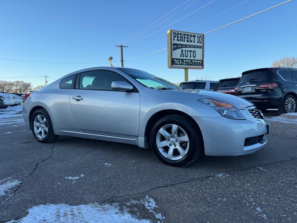used 2009 Nissan Altima car, priced at $6,995