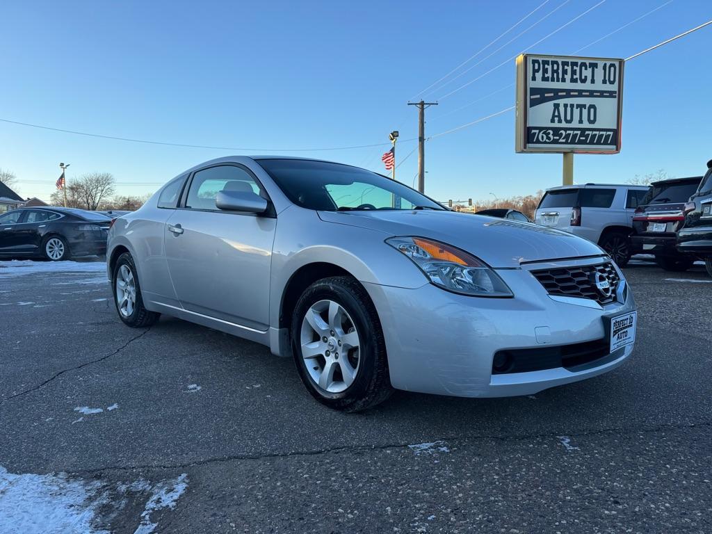 used 2009 Nissan Altima car, priced at $6,995