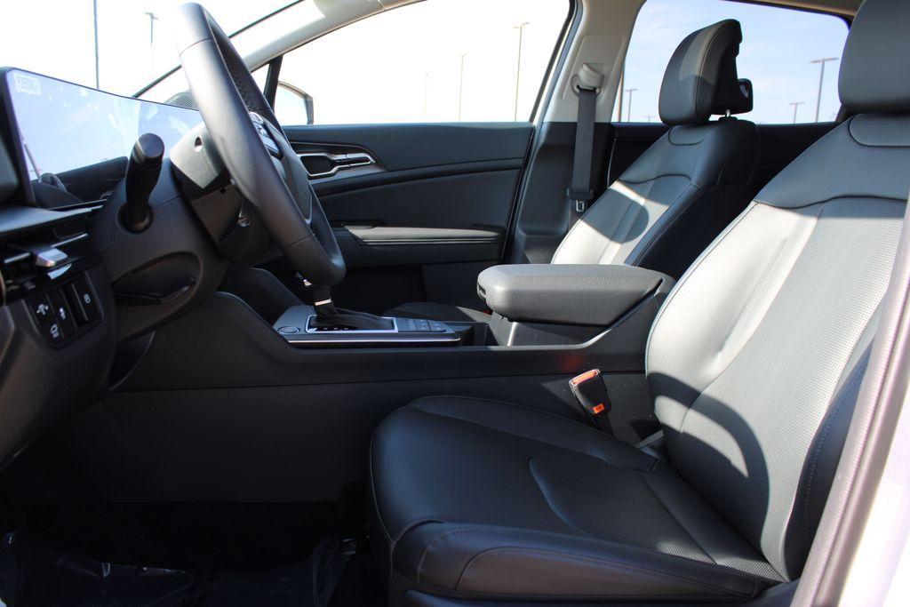 new 2026 Kia Sportage car, priced at $35,580