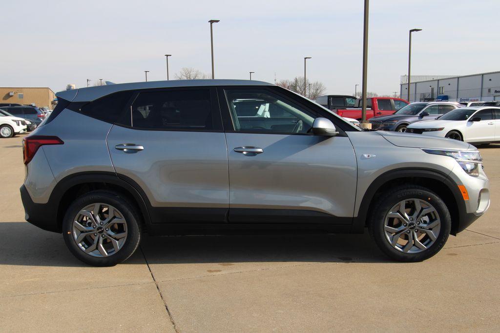 new 2026 Kia Seltos car, priced at $25,485