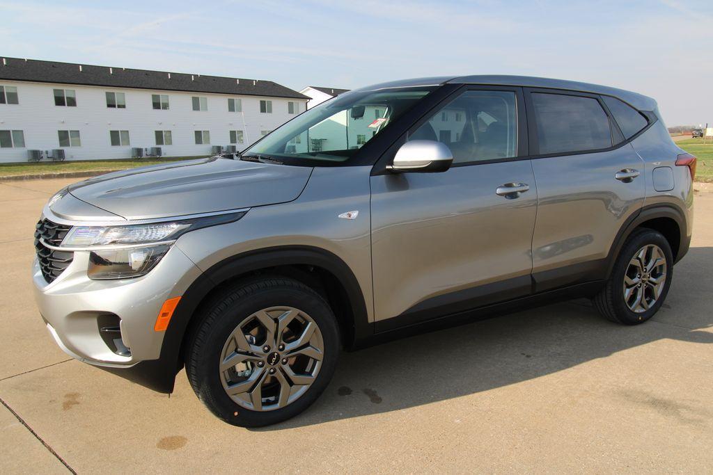 new 2026 Kia Seltos car, priced at $25,485