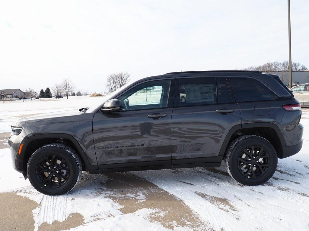 new 2026 Jeep Grand Cherokee car, priced at $49,520