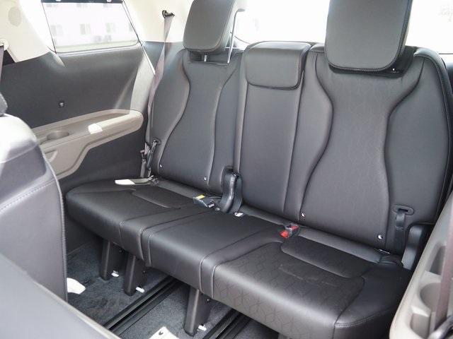 new 2026 Kia Carnival Hybrid car, priced at $50,285