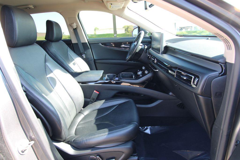 used 2023 Lincoln Nautilus car, priced at $31,885