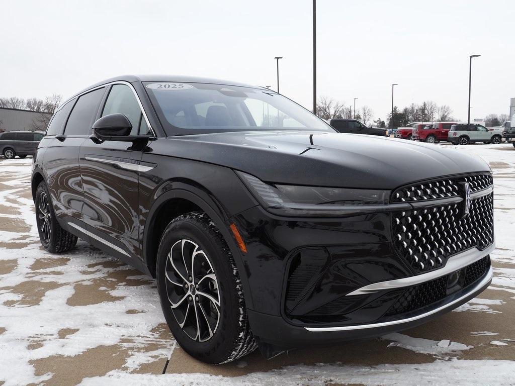 used 2025 Lincoln Nautilus car, priced at $50,850