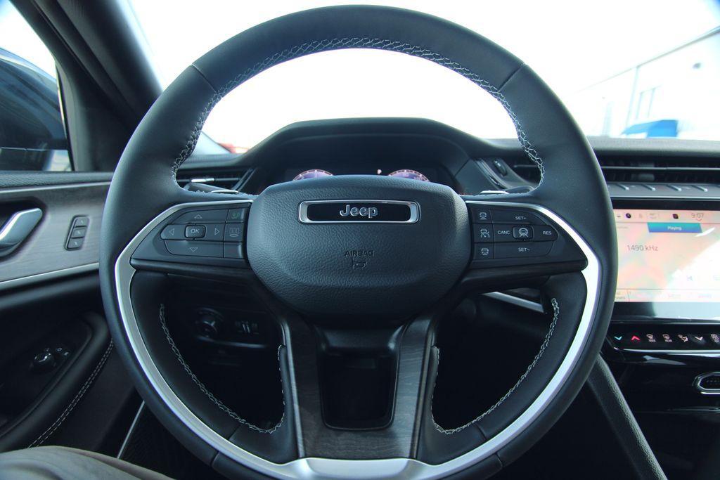 new 2026 Jeep Grand Cherokee car, priced at $47,495