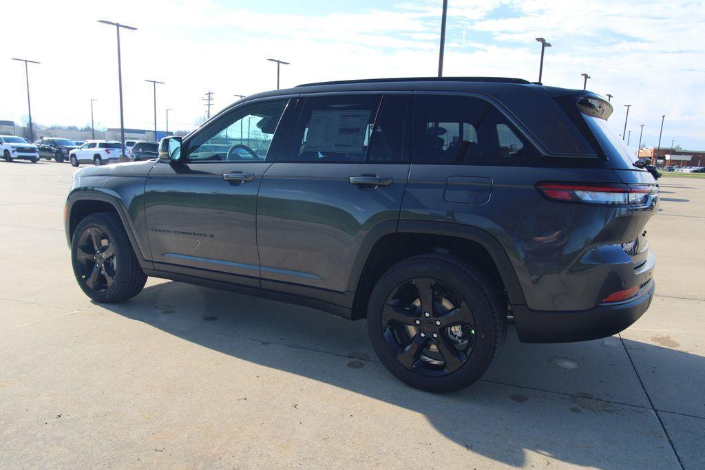 new 2026 Jeep Grand Cherokee car, priced at $47,495