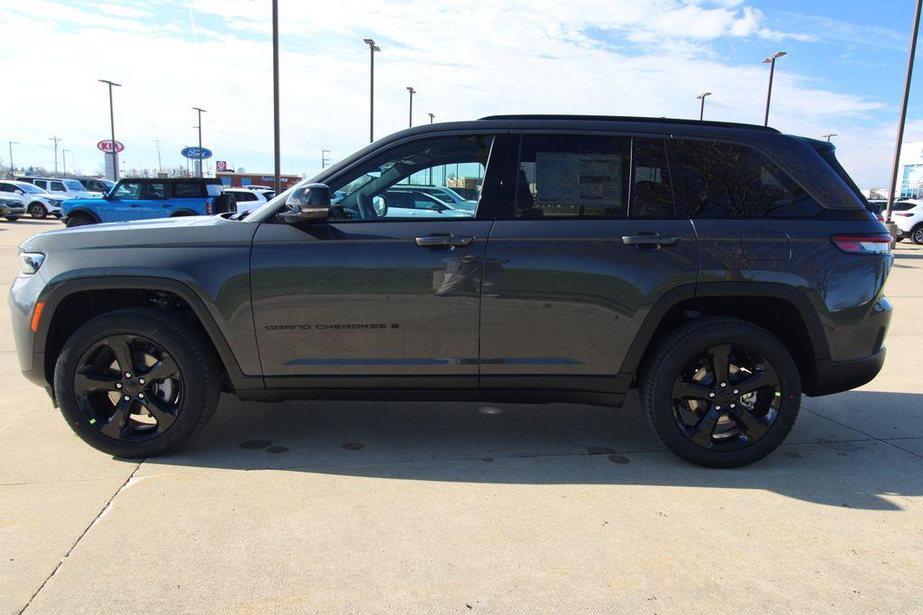 new 2026 Jeep Grand Cherokee car, priced at $47,495