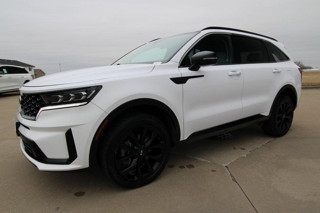 used 2021 Kia Sorento car, priced at $22,300