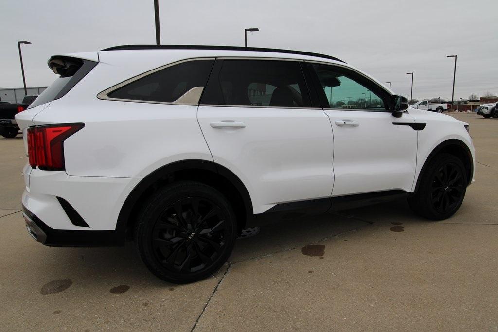 used 2021 Kia Sorento car, priced at $22,300