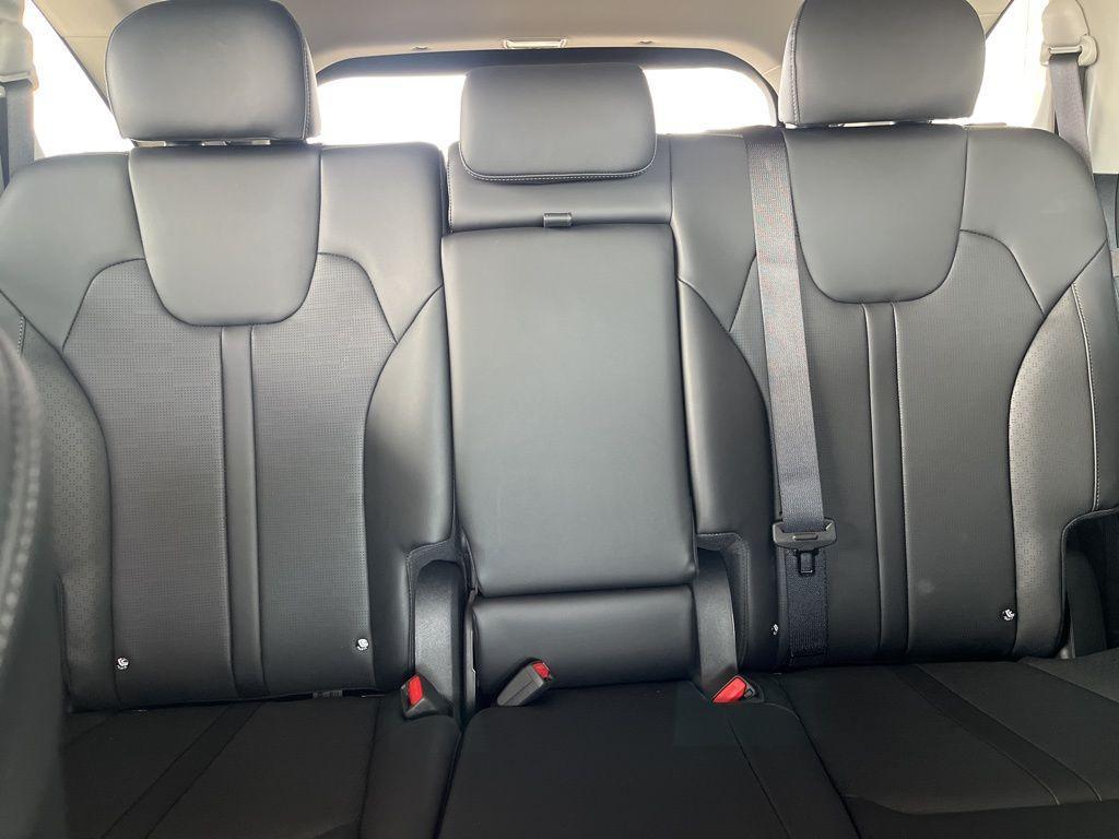 new 2026 Kia Sorento car, priced at $39,050