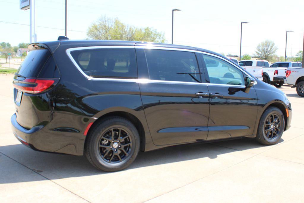 used 2024 Chrysler Pacifica car, priced at $27,777