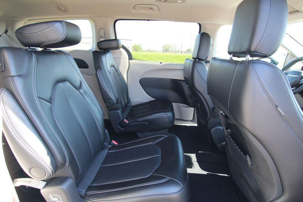 used 2024 Chrysler Pacifica car, priced at $27,333