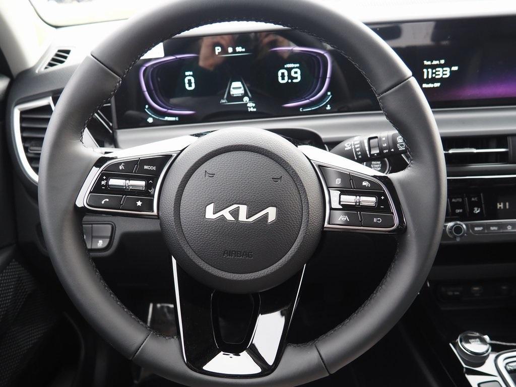 new 2026 Kia Seltos car, priced at $27,035