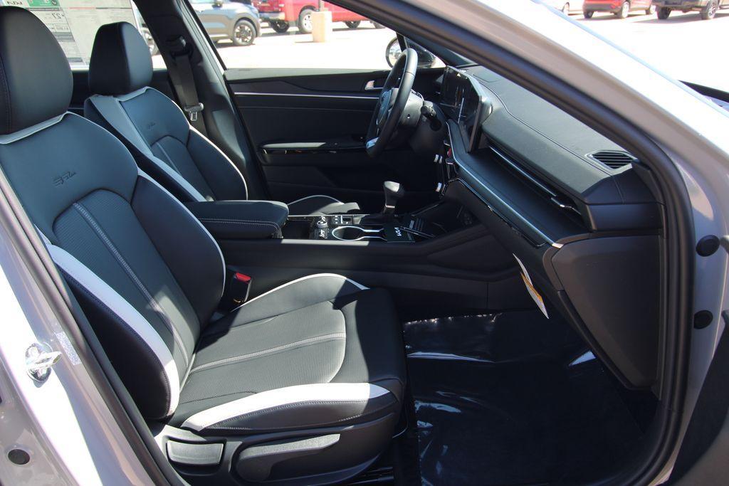 new 2026 Kia K5 car, priced at $32,420