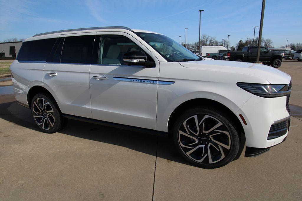 new 2026 Lincoln Navigator car, priced at $108,655