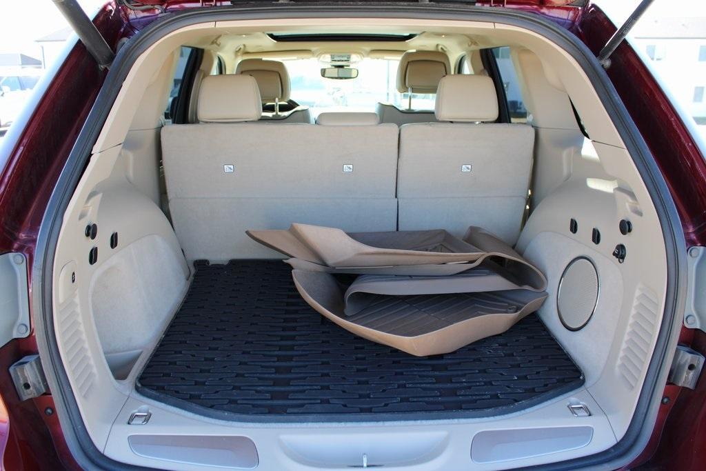 used 2018 Jeep Grand Cherokee car, priced at $17,885