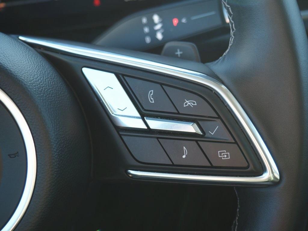 used 2025 Buick Envision car, priced at $29,885