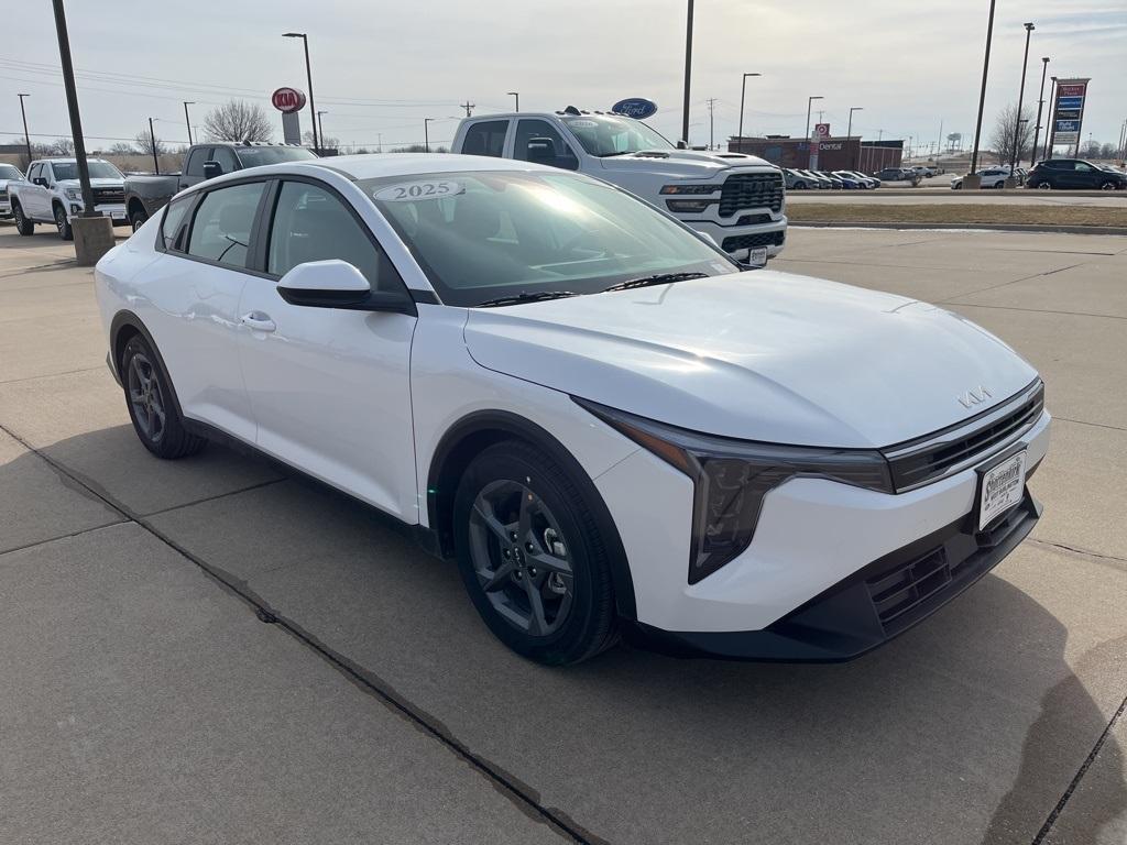new 2025 Kia K4 car