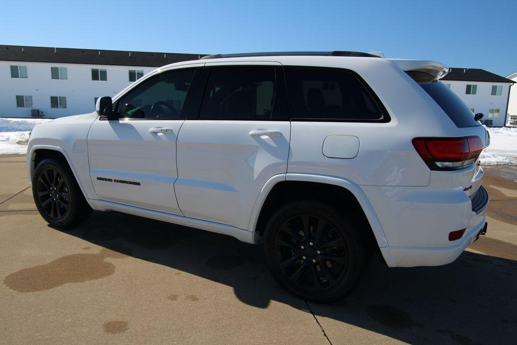 used 2020 Jeep Grand Cherokee car, priced at $25,000