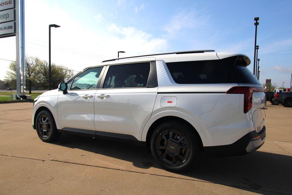 new 2026 Kia Carnival Hybrid car, priced at $46,345
