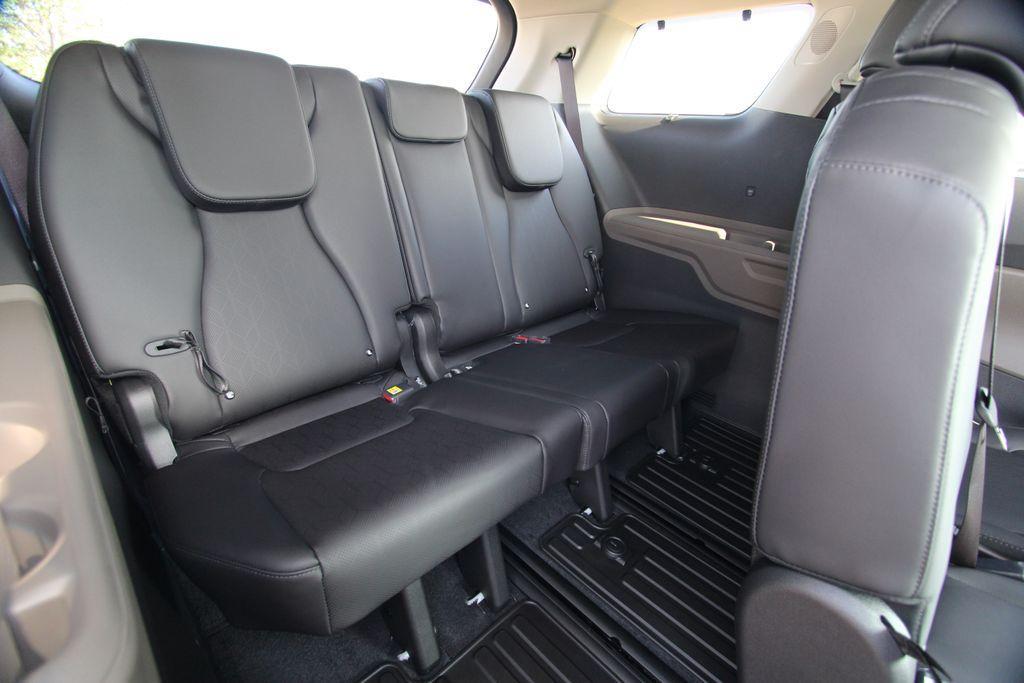 new 2026 Kia Carnival Hybrid car, priced at $46,345