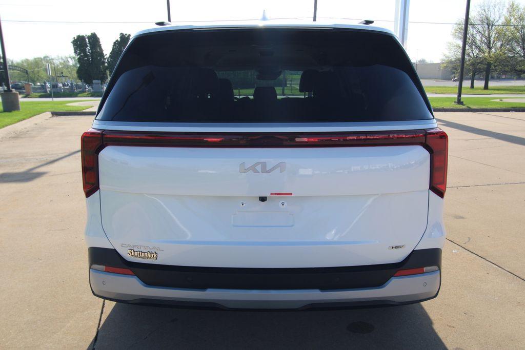 new 2026 Kia Carnival Hybrid car, priced at $46,345
