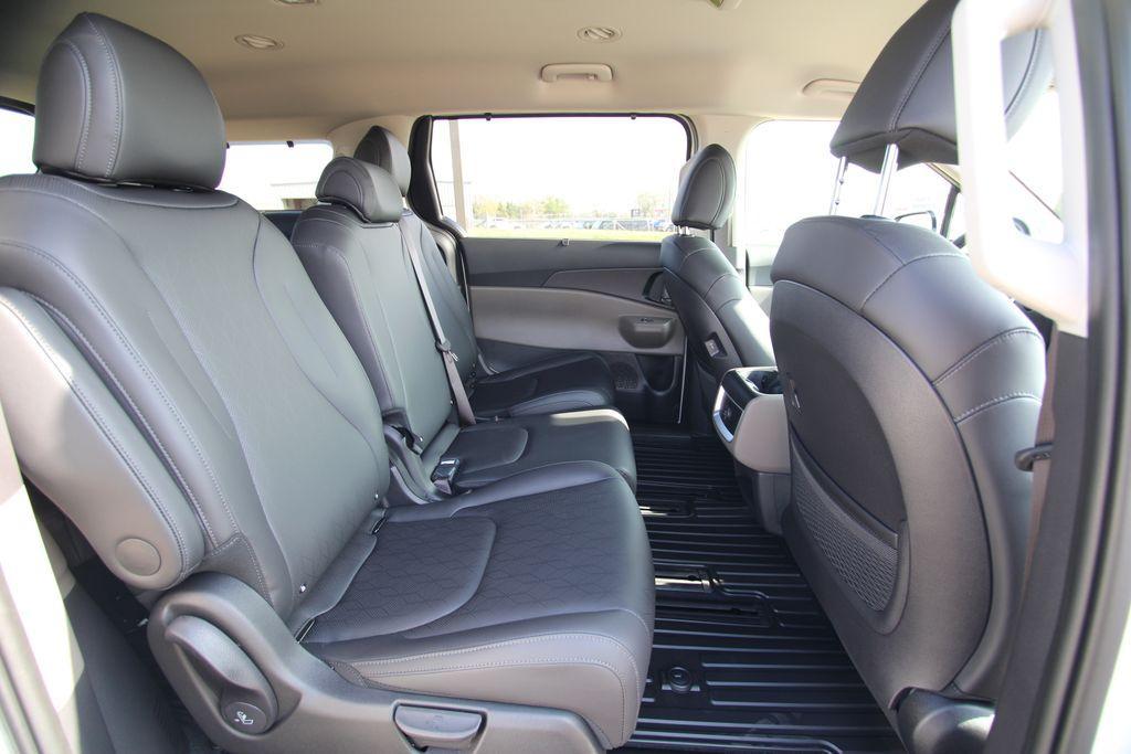 new 2026 Kia Carnival Hybrid car, priced at $46,345