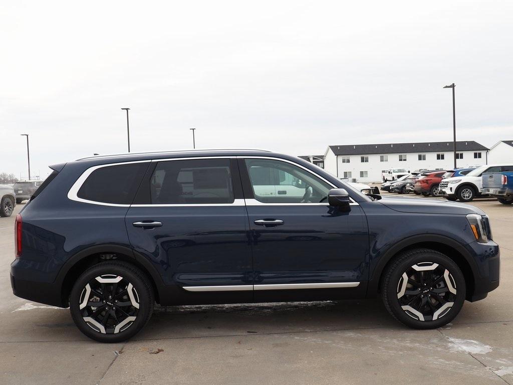 new 2025 Kia Telluride car, priced at $43,635
