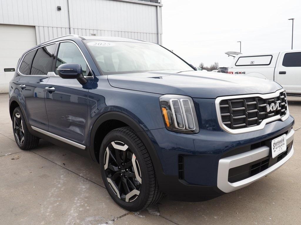 new 2025 Kia Telluride car, priced at $43,635