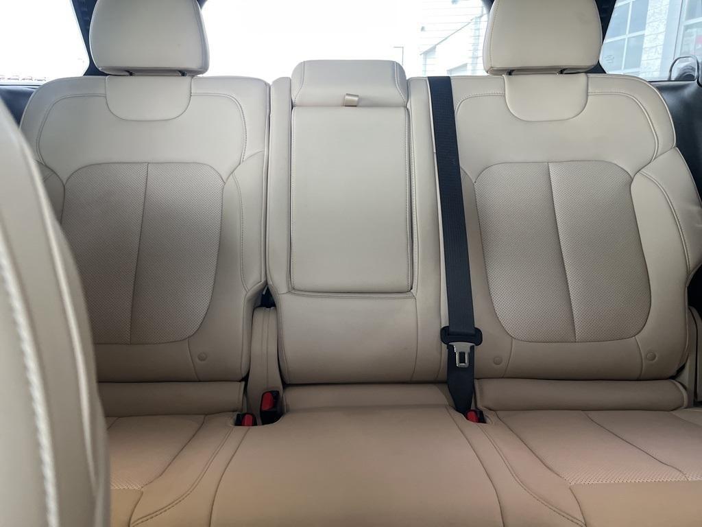 used 2024 Jeep Grand Cherokee car, priced at $35,885